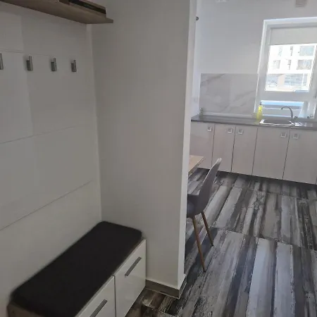 Apartament Apartament Coresi Avantgarden *