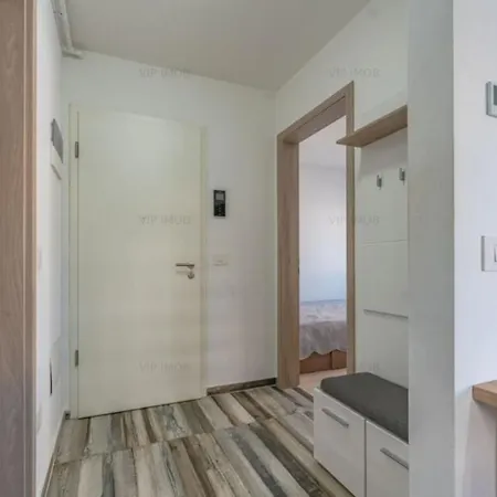 Apartament Coresi Avantgarden Apartament *